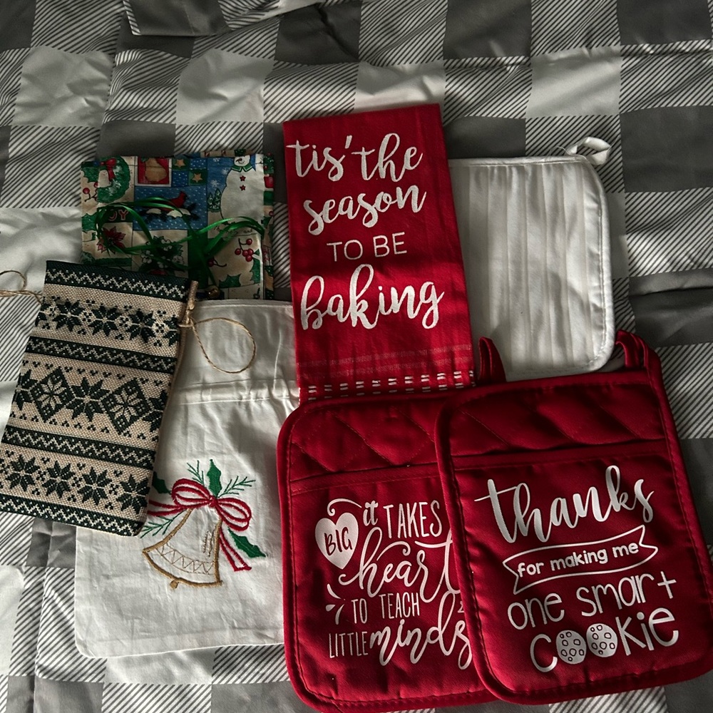 Christmas Holiday Items, towels, fabric gift bags
